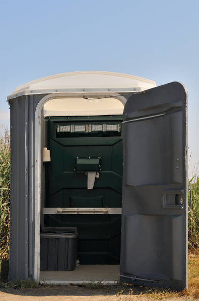 Porta potty delivery and setup in Richmond West, FL